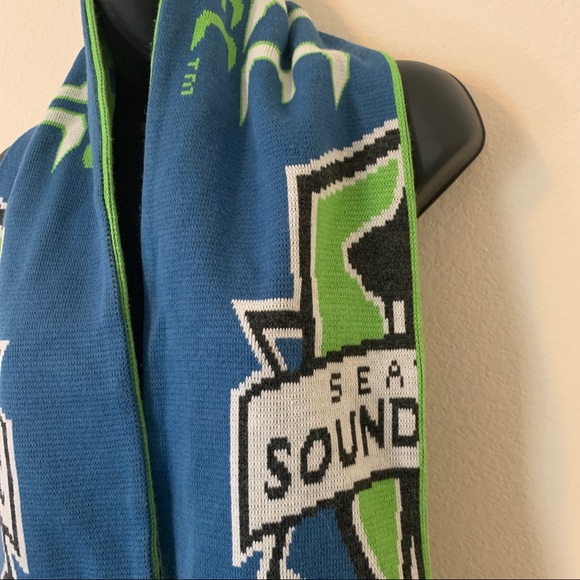 Seattle Sounders FC FanaticsBranded Core Scarf - Rave Green Sports scarf - Picture 9 of 13